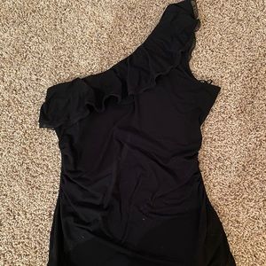 One shoulder top